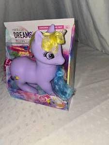 lot 16 image: rainbow dreams unicorn