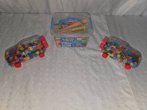 lot 39 image: building toys