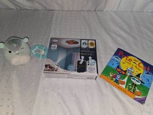 lot 42 image: story time projector and squshmallows