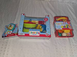 lot 48 image: cleaning set, food basket and phone