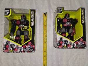 lot 62 image: 2 robot figures