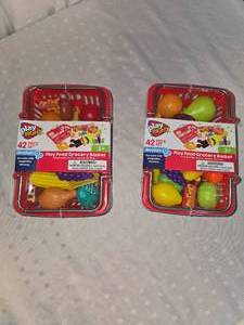 lot 93 image: play food