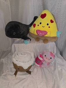 lot 128 image: stuffys
