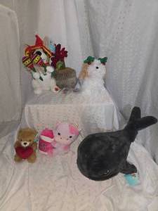 lot 130 image: stuffys and dancing stuffys