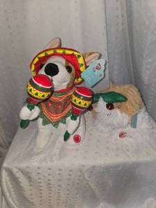 lot 134 image: dancingsinging stuffys
