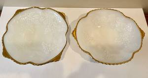 lot 27 image: ANCHOR HOCKING Milk Glass Bowls with Gold Trim