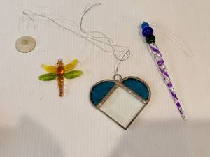 lot 33 image: Sun Catchers - Dragonfly, Stained Glass Heart & Spiral