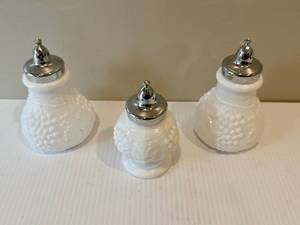 lot 30 image: Vintage IMPERIAL GLASS Grape Vine Milk Glass Shakers