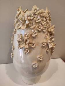 lot 48 image: Tall Ceramic Floral Burst Vase