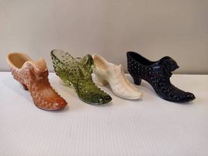 lot 18 image: Fenton Various Colored Glass Slippers