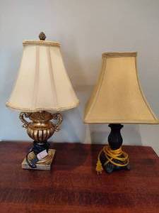 lot 41 image: Two small Side Table Lamps