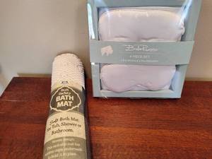 lot 90 image: Bath Set New
