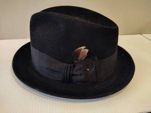 lot 77 image: Adam & Dobbs Mens Fedoras