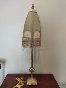 lot 111 image: Vintage Tall Beaded Shade Lamp