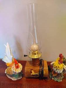 lot 116 image: Rooster Hurricane Lamp & Two Figurines