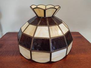 lot 133 image: Stained Glass Hanging Shade