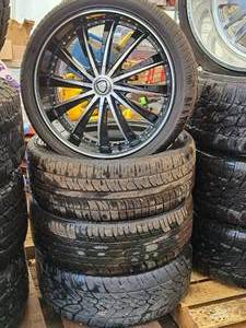 lot 398 image: 26535ZR22 Tires on Bhorghini 22 Rims