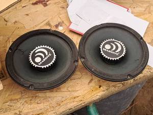 lot 432 image: Lot of (2) Massive 6.5 Speakers
