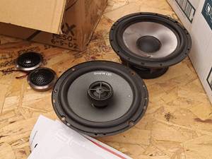 lot 433 image: Lot of (4) DD Audio Speakers - (2) 6.5 and (2) 2