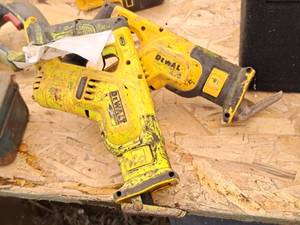 lot 450 image: Lot of (2) DeWalt Reciprocating Saw Bodies (for parts only)