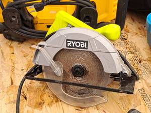 lot 460 image: Ryobi 7-14 Circular Saw CSB125