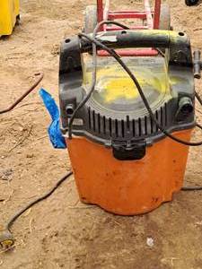 lot 462 image: Ridgid WetDry Shop Vacuum