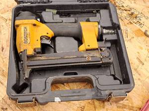 lot 467 image: Bostitch Air 12-1-38 Staple Nailer S32 SX with Case