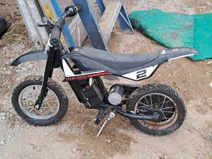 lot 500 image: Razor Mini Bike MX125