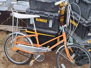 lot 501 image: Vintage Single Speed Bicycle with Banana Seat