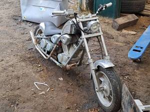 lot 408 image: 50cc Mini Bike  Hard Tail Style