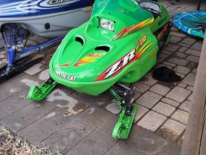lot 407 image: Artic Cat ZR120 Snowmobile (for kids)
