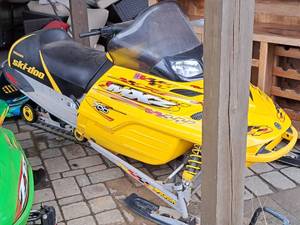 lot 410 image: Bombardier Ski-doo MXZ 700 Snowmobile