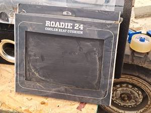 lot 458 image: Yeti Roadie 24 Cooler Seat Cushion