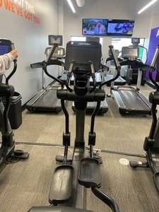 Life Fitness Discover 95X Elliptical