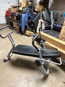 lot 8 image: Precor Ab Crunch Machine