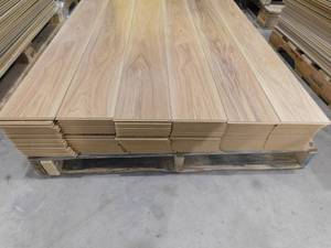 lot 18 image: Oak  6 x 48 Click Plank Laminate Water Resistant Flooring With pad (216 sq.ft)