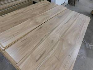 lot 20 image: Tan 6 x 48 Click Plank Laminate Water Resistant Flooring With pad (204 sq.ft)