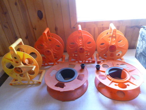 lot 22 image: 6 Cord Reels