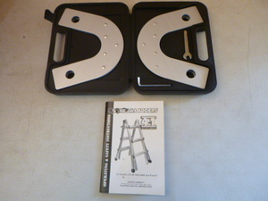 lot 27 image: Gorilla Ladders Static Hinge Bracket Set