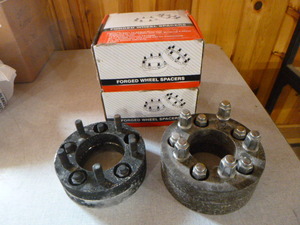 lot 50 image: 8 Wheel Spacers