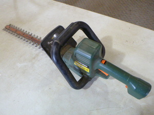 lot 67 image: Black & Decker Hedge Hog 22 Electric Hedge Trimmer
