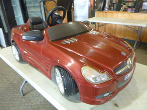 lot 70 image: Childs Mercedes Pedal Car