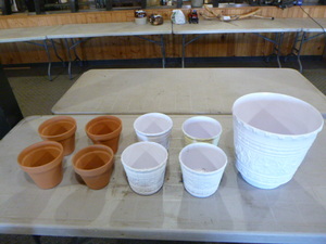 lot 91 image: 9 Plant Pots