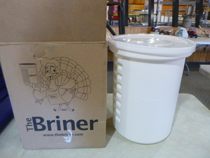 lot 97 image: The Briner 22 Quart Container