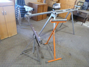 lot 98 image: 3 Stands