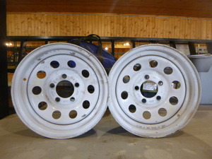 lot 103 image: 2 New Trailer Rims