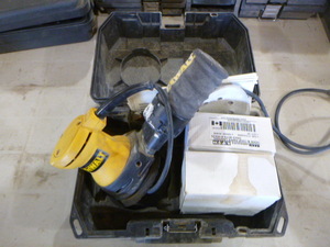 lot 106 image: DeWalt Random Orbit Palm Sander