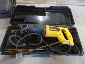 lot 108 image: DeWalt VS Reciprocating Saw