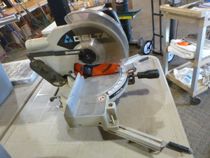 lot 112 image: Delta 10 Power Miter Saw with Portable Stand