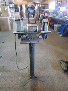 lot 113 image: Crafts 8 Bench Grinder on Stand